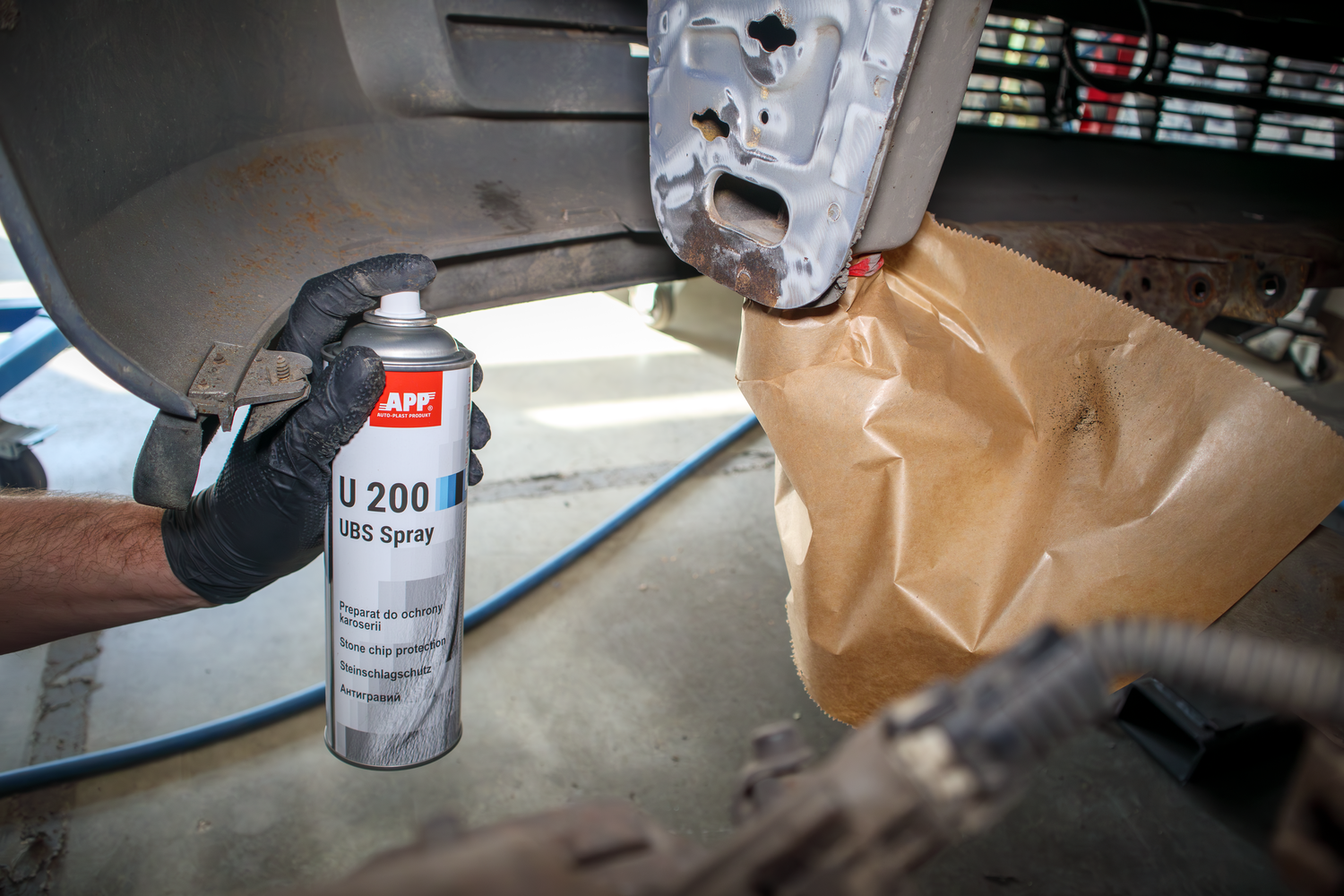 Preparat w sprayu do ochrony karoserii przed uderzeniami kamieni APP U200 UBS | 500 ml | biały
