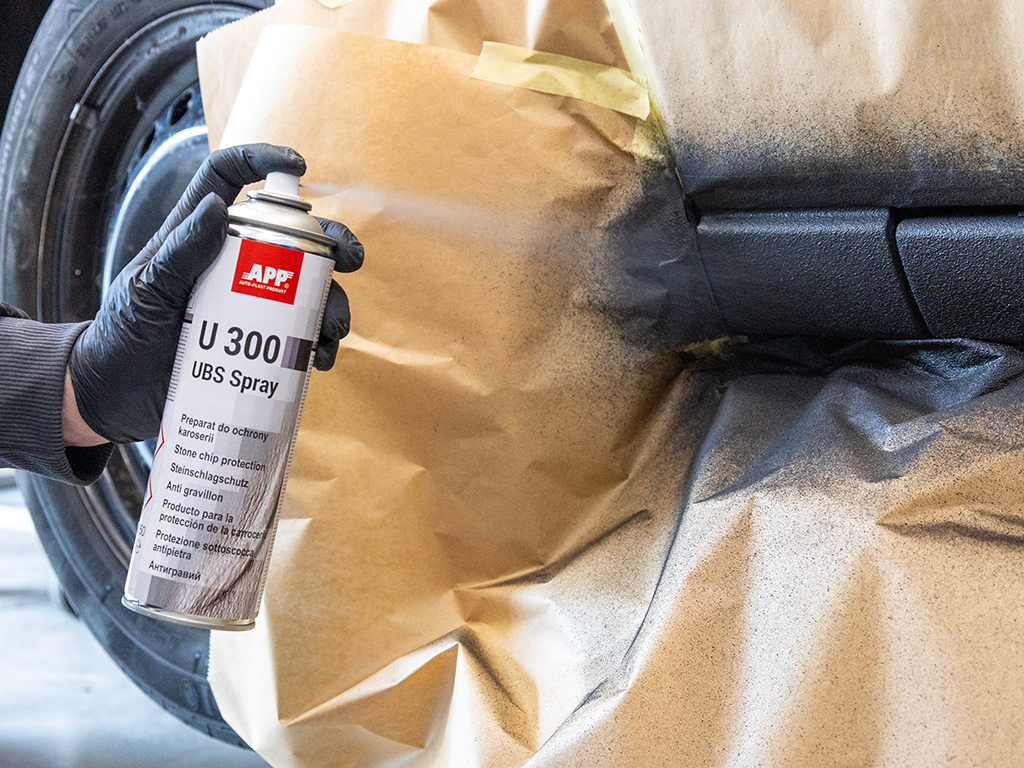 Baranek w sprayu do ochrony karoserii APP U300 UBS | czarny | 500ml