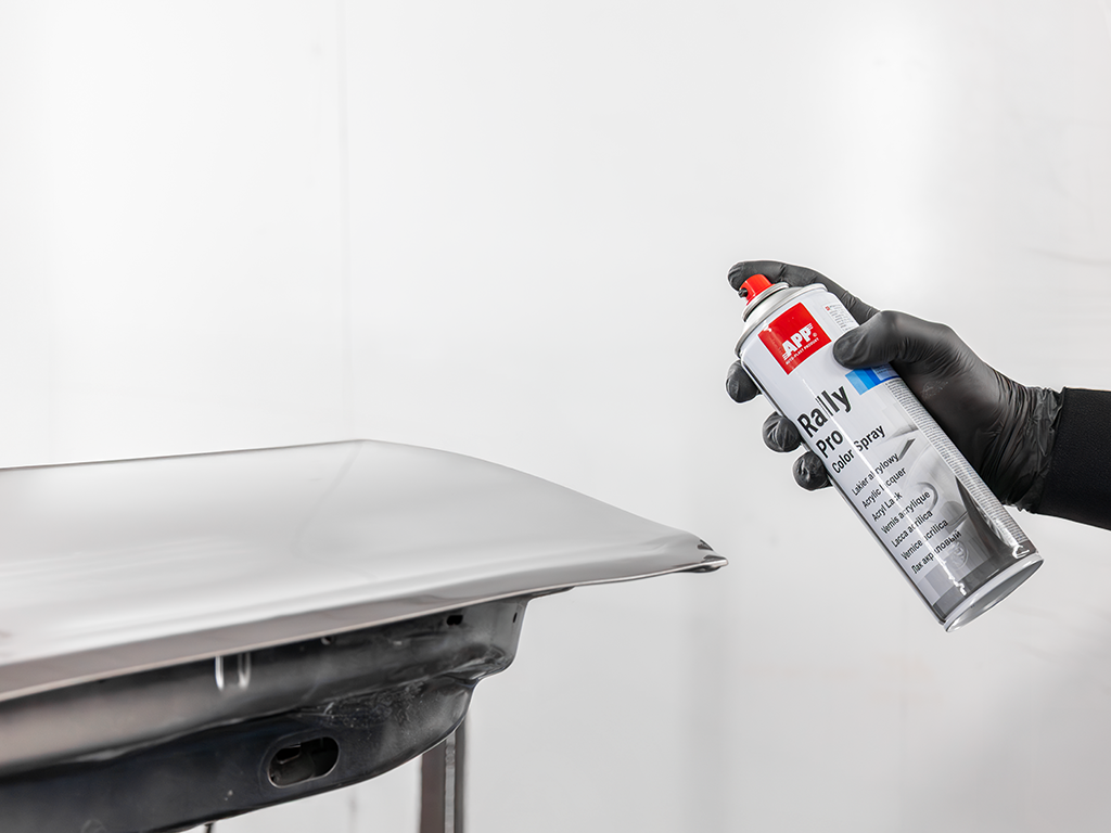 Lakier akrylowy w sprayu APP Rally PRO | srebrny do felg | 500ml