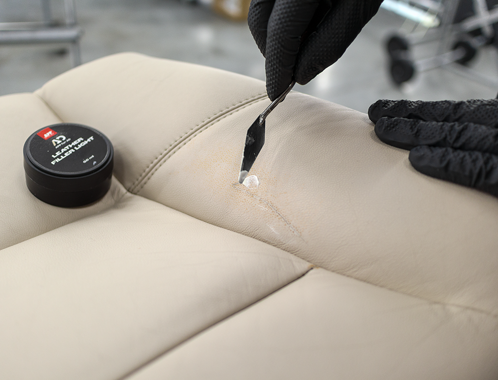 Płynna szpachla do skór APP for AD Leather Filler Light | 50 ml