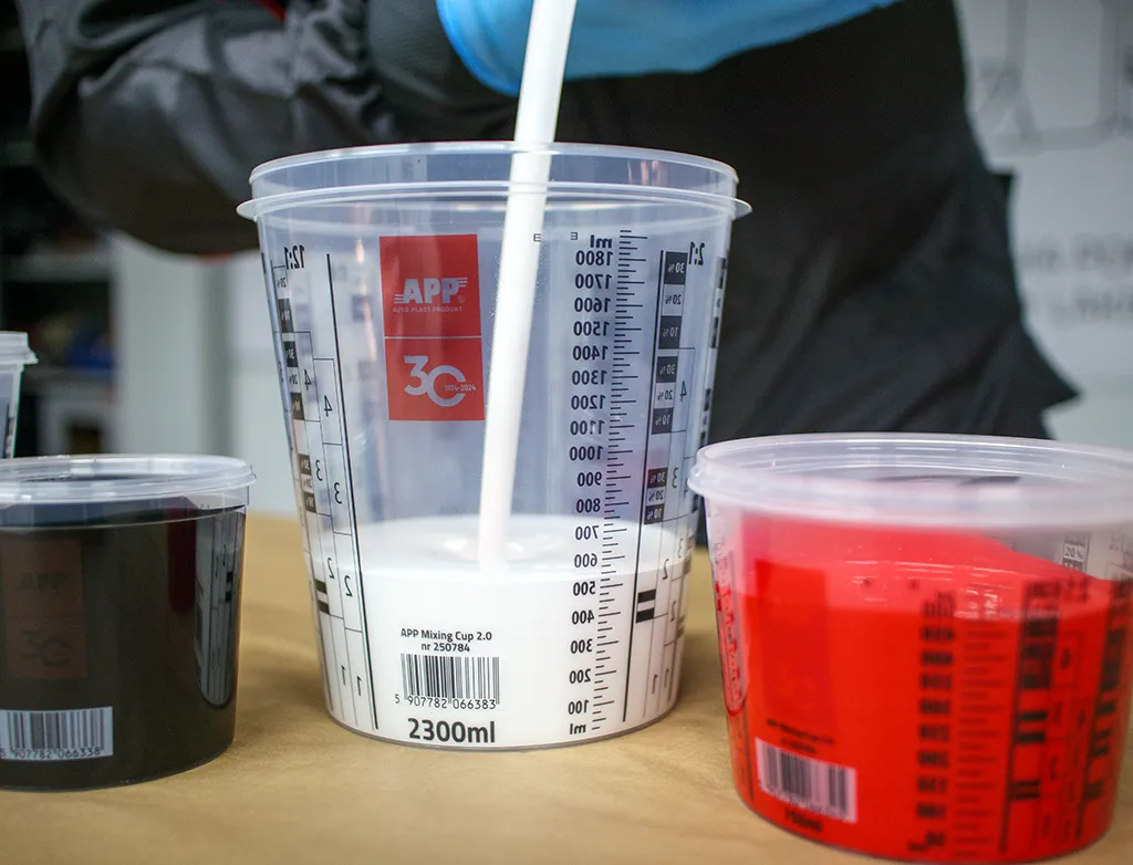 Kubek z przykrywką do mieszania farb i lakierów APP Mixing Cup 2.0 | 1400 / 1100 ml | 40 szt. | transparentny