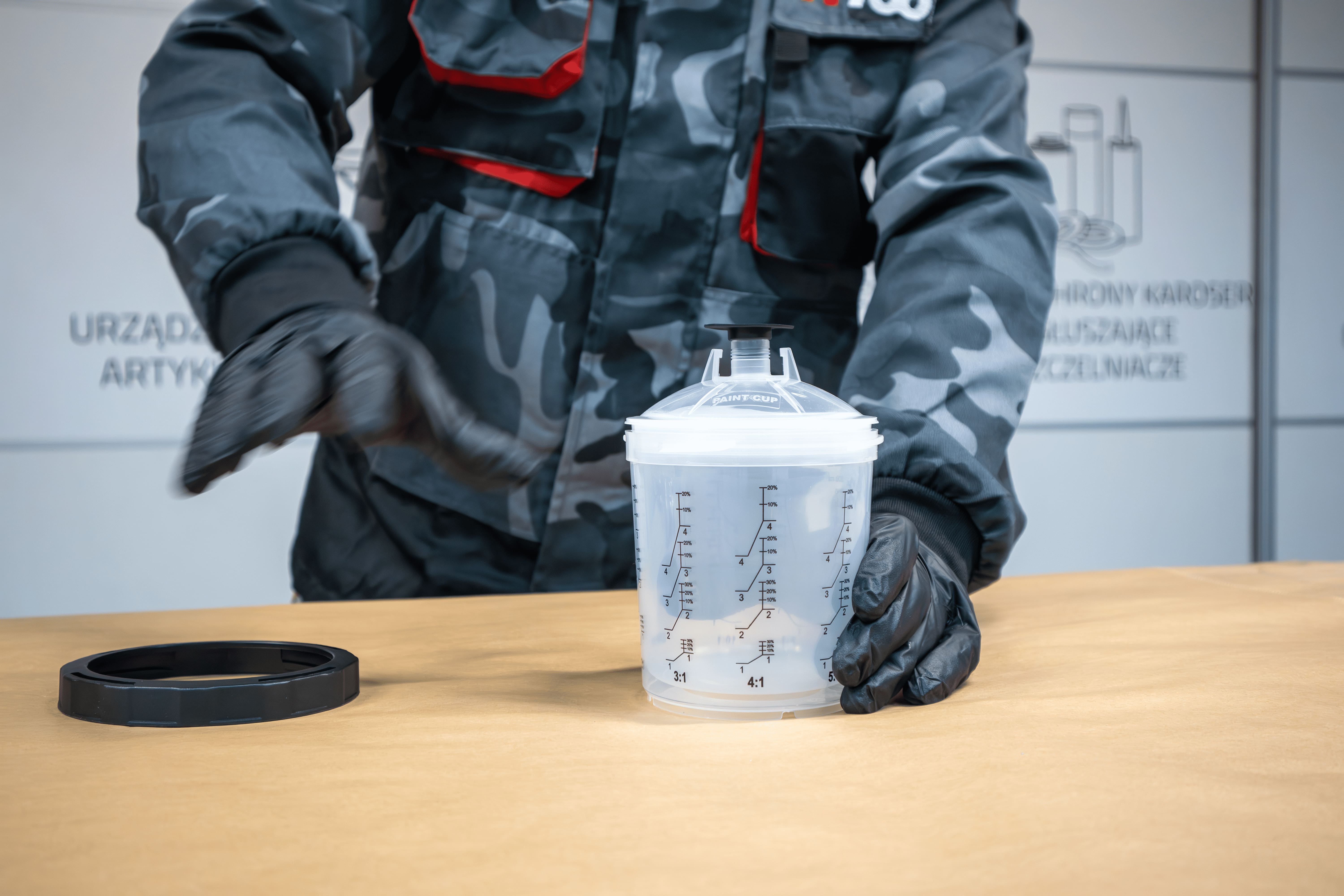 Zestaw kubków do mieszania lakieru W24 ZKDL | 650 ml | 190 mikr. | opak. (50szt)