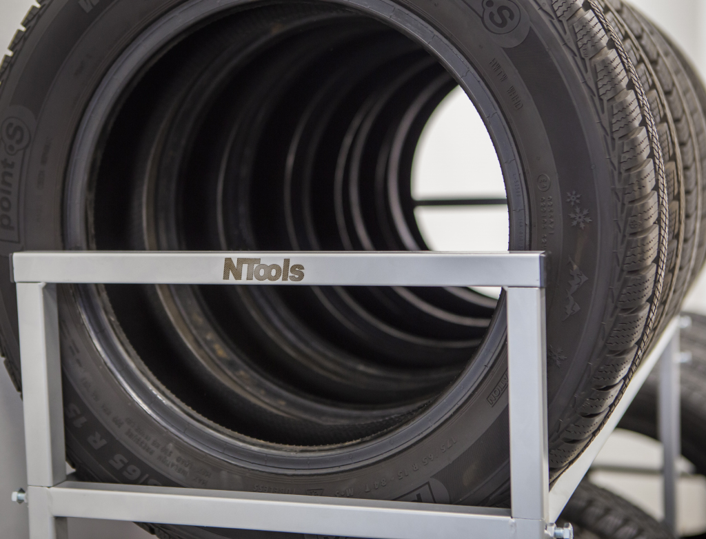 NTools Tire Stand Normal - Mobilny stojak do składowania opon | 1180 x 560 x 1200mm | 15,5 kg | max. 140 kg 