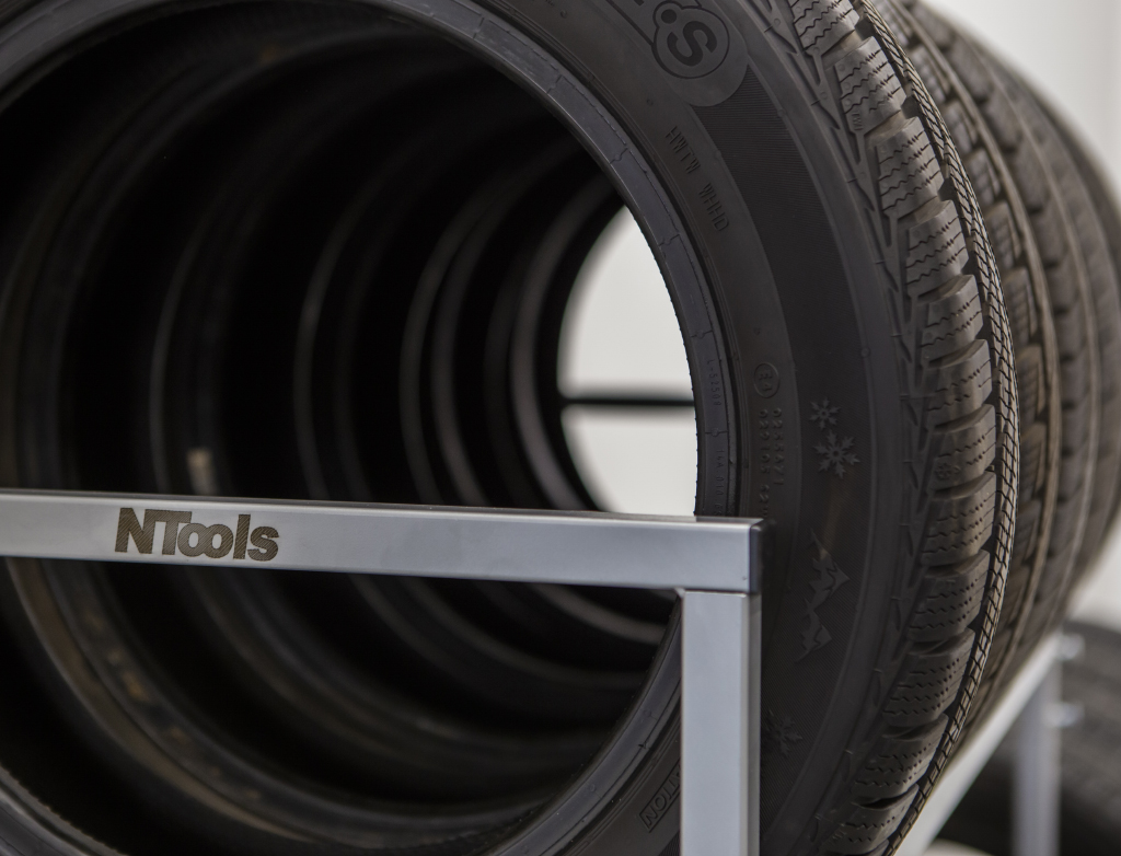 NTools Tire Stand Normal - Mobilny stojak do składowania opon | 1180 x 560 x 1200mm | 15,5 kg | max. 140 kg 