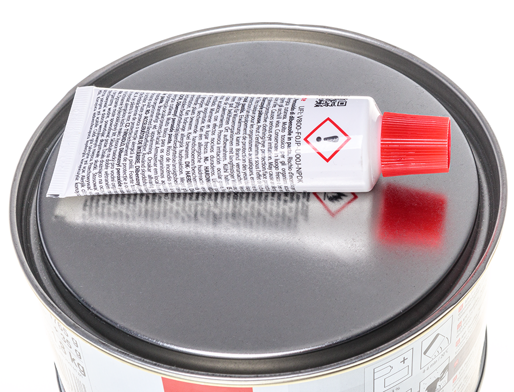 APP Plastiflex Szpachla na tworzywa sztuczne | 0,5kg.